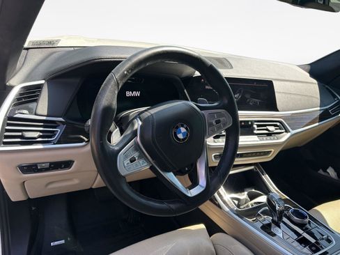 Used 2021 BMW X7 xDrive40i w/ Premium Package 2 AWD/4WD image 11