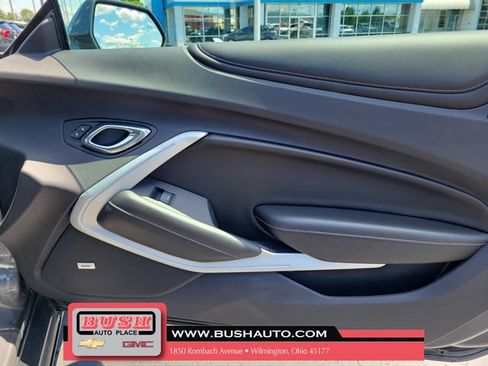 Used 2017 Chevrolet Camaro LT RWD image 26