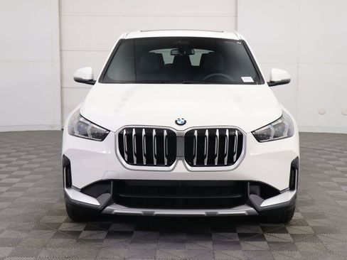 Used 2025 BMW X1 xDrive28i w/ Convenience Package AWD/4WD image 3