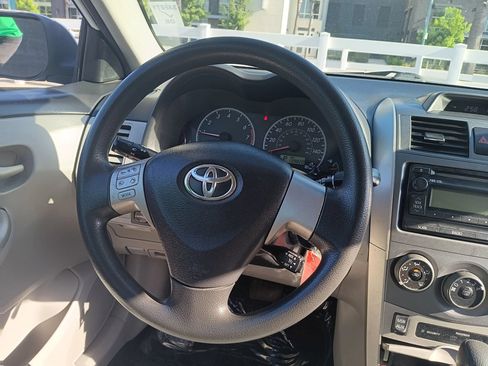 Used 2012 Toyota Corolla LE FWD image 14