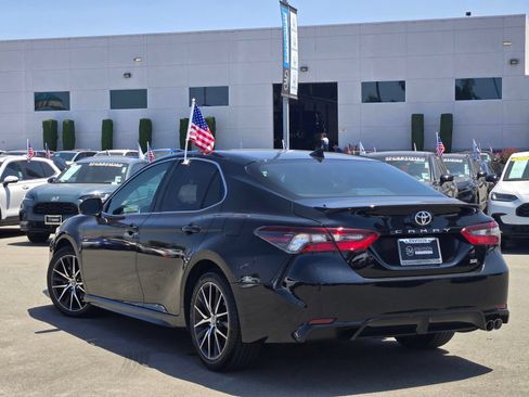 Used 2023 Toyota Camry SE FWD image 5