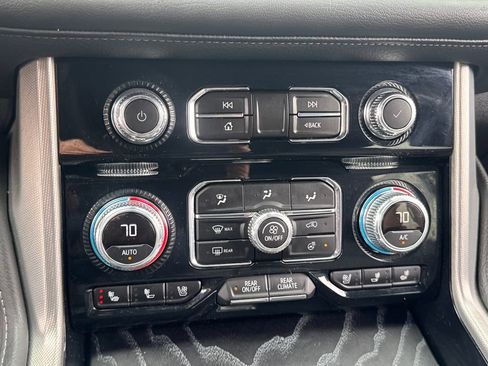 Used 2024 GMC Yukon XL Denali w/ Advanced Technology Package image 20