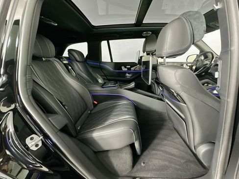 New 2026 Mercedes-Benz Maybach GLS 600 4MATIC image 30