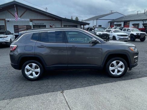 Used 2018 Jeep Compass Latitude w/ Popular Equipment Group image 6