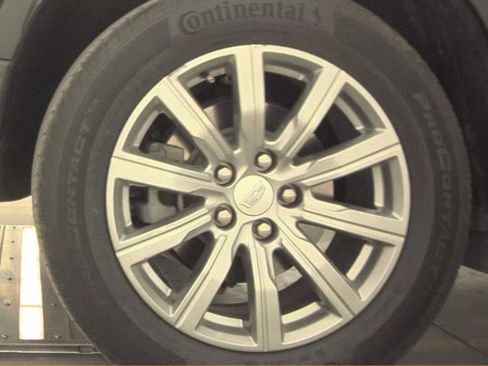 Used 2021 Cadillac XT4 Premium Luxury image 5