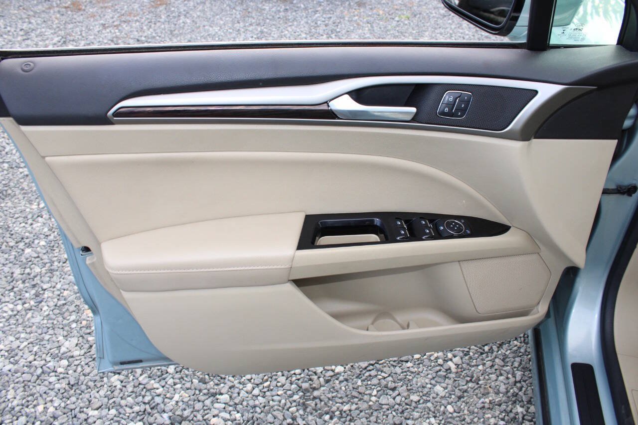 Used 2014 Ford Fusion SE w/ Equipment Group 502A FWD image 21