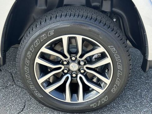 New 2025 RAM 1500 Limited image 19