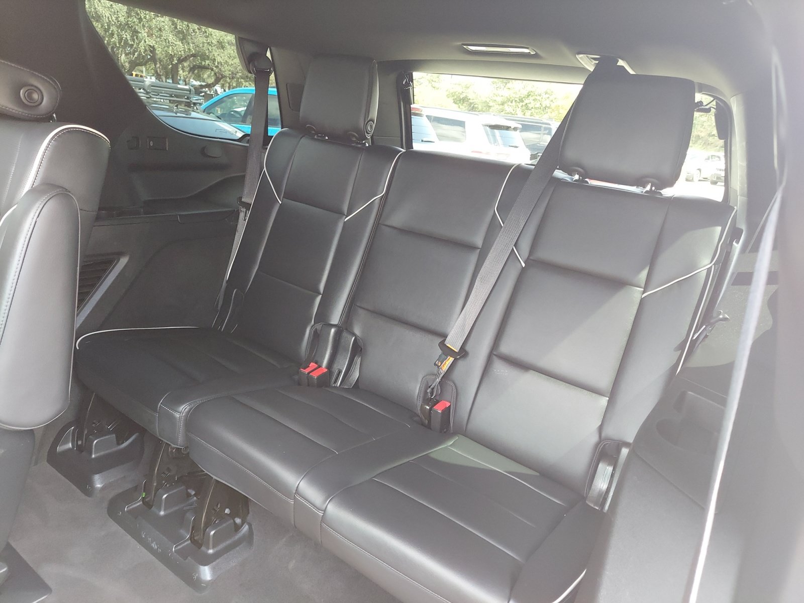 Used 2023 Cadillac Escalade Premium Luxury RWD image 25