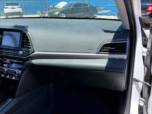 Used 2020 Hyundai Elantra SEL w/ Cargo Package (C1) FWD image 17