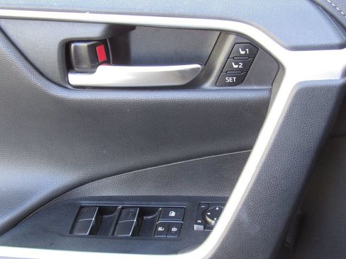 Certified 2021 Toyota RAV4 Limited AWD/4WD image 38