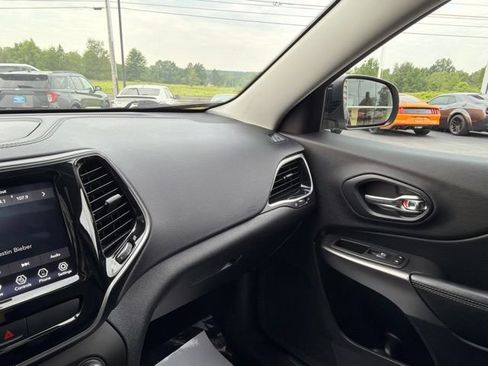 Used 2020 Jeep Cherokee Limited AWD/4WD image 22