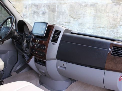 Used 2013 Mercedes-Benz Sprinter 3500 image 21