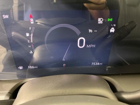 Certified 2025 Buick Encore GX Avenir w/ Avenir Technology Package image 33