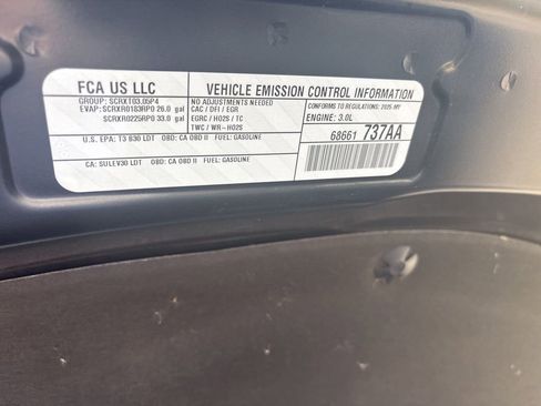 Used 2025 RAM 1500 Laramie AWD/4WD image 2