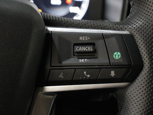Used 2024 Mitsubishi Outlander 4WD Plug-In Hybrid image 10
