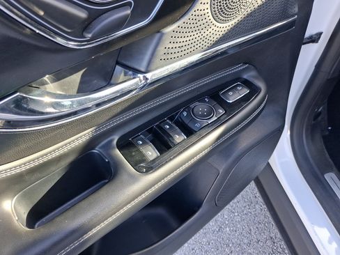 Used 2023 Lincoln Corsair FWD image 13