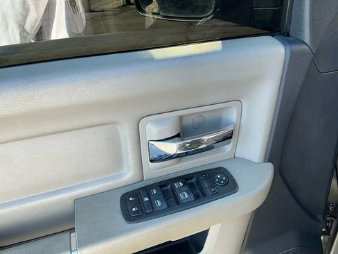 Used 2012 RAM 2500 SLT w/ Cold Weather Group image 16