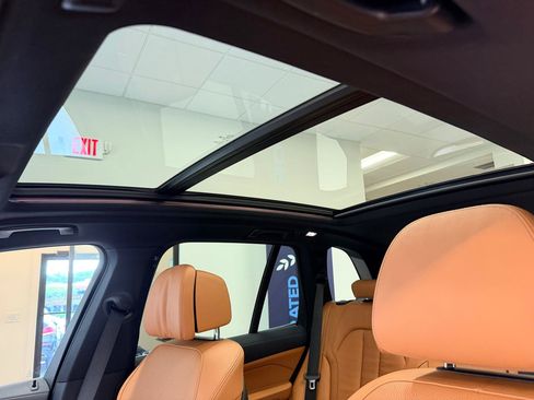 Used 2020 BMW X5 sDrive40i w/ Premium Package RWD image 19