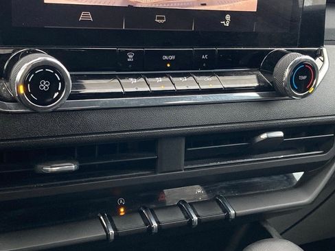 Used 2023 Chevrolet Colorado W/T image 22