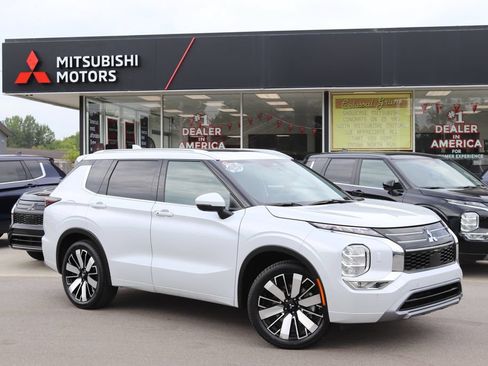 Used 2025 Mitsubishi Outlander SEL AWD/4WD image 33