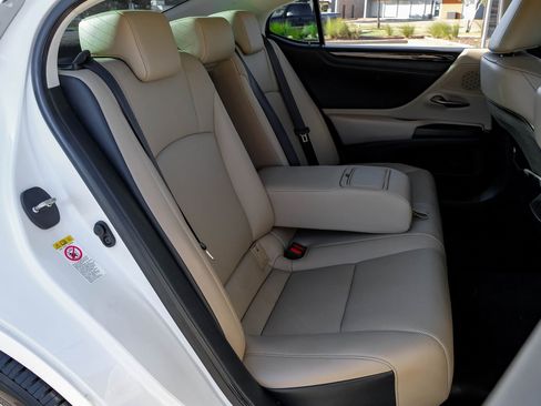 Used 2019 Lexus ES 350 image 41