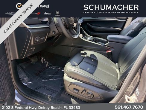 Certified 2024 Jeep Grand Cherokee Limited w/ Luxury Tech Group II RWD image 12