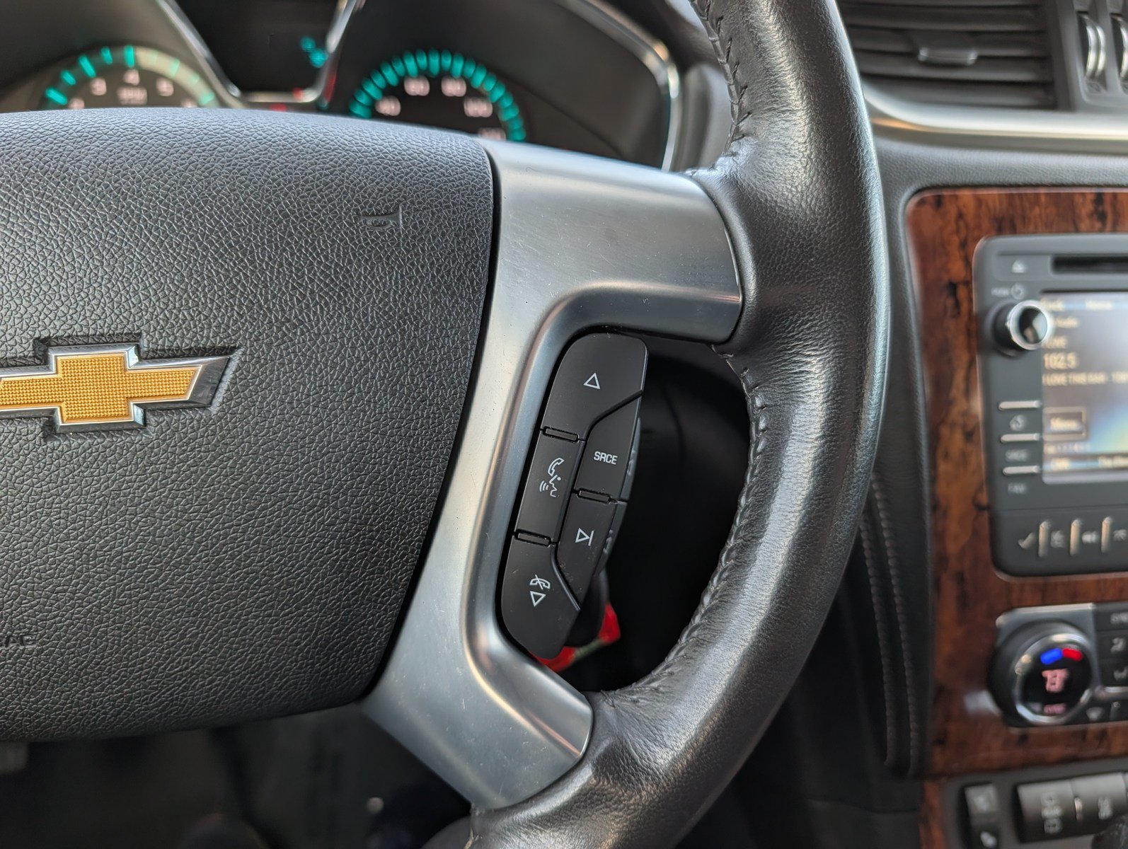 Used 2014 Chevrolet Traverse LTZ AWD/4WD image 28