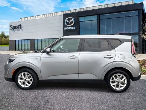 Used 2023 Kia Soul LX w/ Option Group 015 FWD image 7