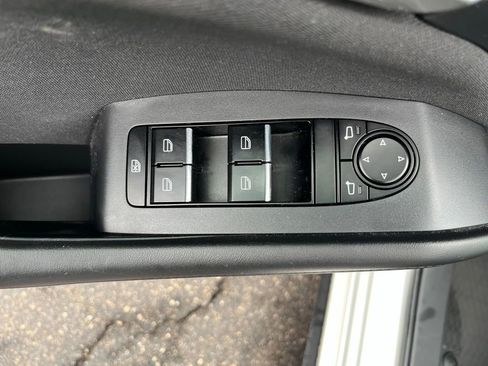 Used 2022 MAZDA MAZDA3 s image 10