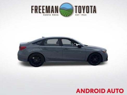 Used 2024 Honda Civic Sport image 3