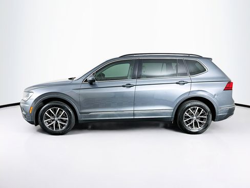 Used 2020 Volkswagen Tiguan SE w/ Panoramic Sunroof Package FWD image 4
