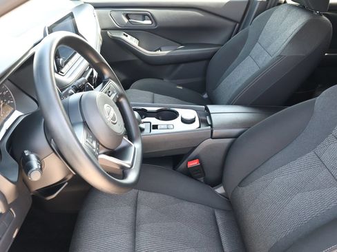Used 2024 Nissan Rogue SV AWD/4WD image 14