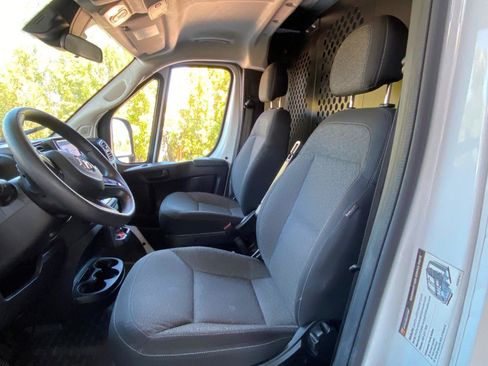Used 2025 RAM ProMaster 2500 w/ U-Haul Equipment Group FWD image 31