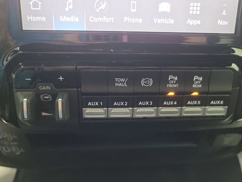 Used 2025 RAM 2500 Tradesman w/ Safety Group AWD/4WD image 39
