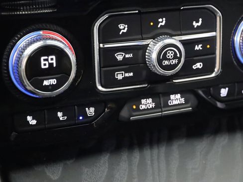 Used 2022 GMC Yukon Denali AWD/4WD image 7