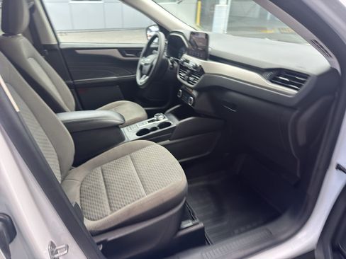 Used 2022 Ford Escape SE FWD image 18
