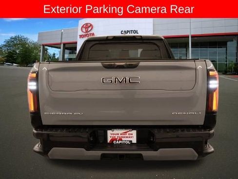 Used 2024 GMC Sierra EV Denali AWD/4WD image 4