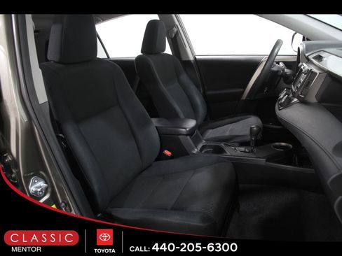 Used 2014 Toyota RAV4 LE image 15
