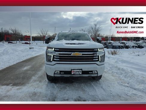 Used 2022 Chevrolet Silverado 2500 High Country w/ Z71 Off-Road Package image 3