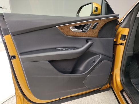 Used 2019 Audi Q8 Premium w/ Convenience Package image 23