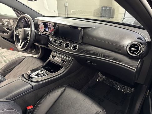 Used 2019 Mercedes-Benz E 300 4MATIC image 19