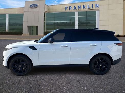 Used 2025 Land Rover Range Rover Sport SE image 4
