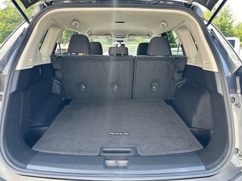 Used 2023 Nissan Rogue SV image 13