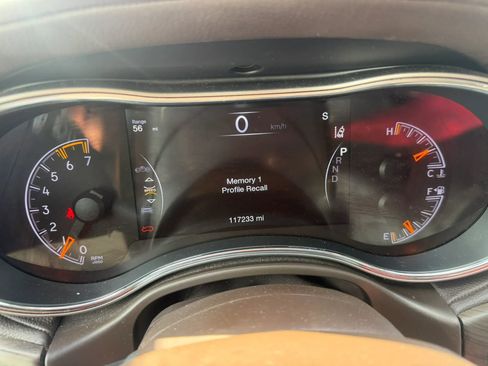 Used 2018 Jeep Grand Cherokee Overland AWD/4WD image 17
