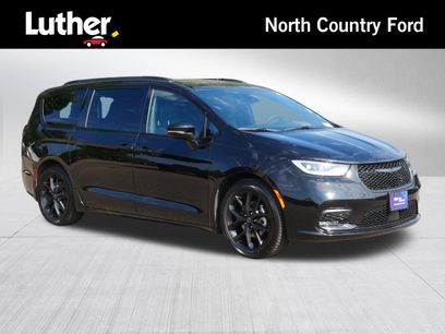 Used 2026 Chrysler Pacifica Limited w/ S Appearance Package
