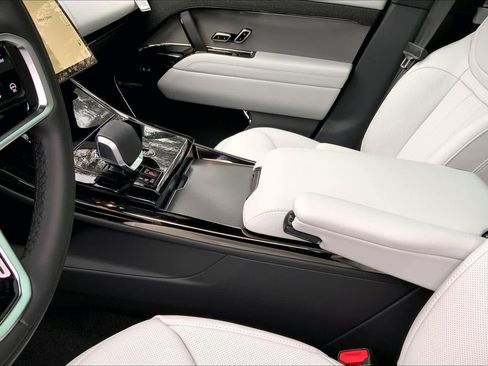 New 2026 Land Rover Range Rover Sport SE AWD/4WD image 10