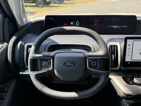 New 2025 Ford Expedition Max Active image 48