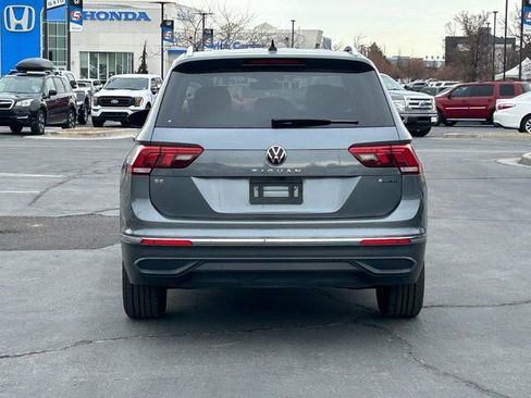 Used 2022 Volkswagen Tiguan SE image 4