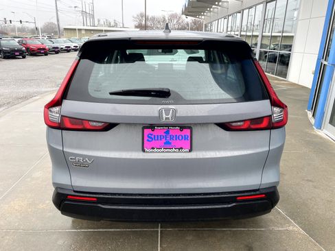 Used 2023 Honda CR-V LX image 3