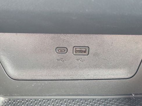 Used 2025 Chevrolet Equinox LT image 26